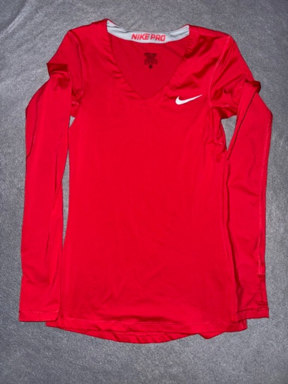 Nike Pro Women’s XS Red Long Sleeve V‑Neck Athletic Training Shirt Compression